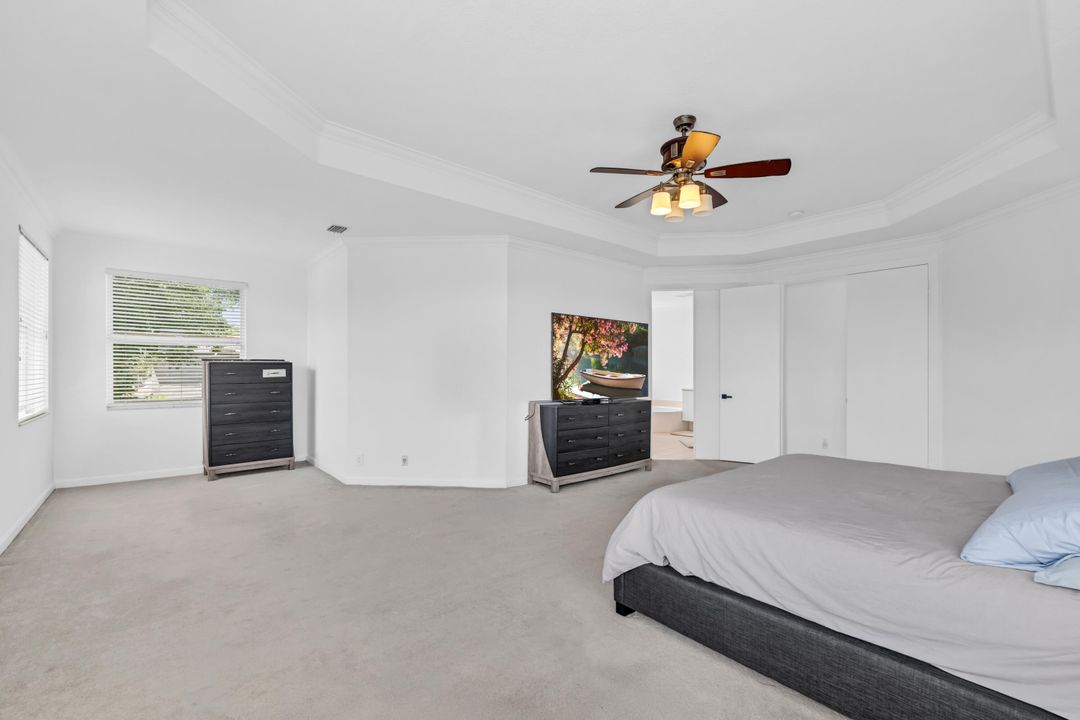 На продажу: $1,299,000 (7 спален, 4 ванн, 4052 Квадратных фут)