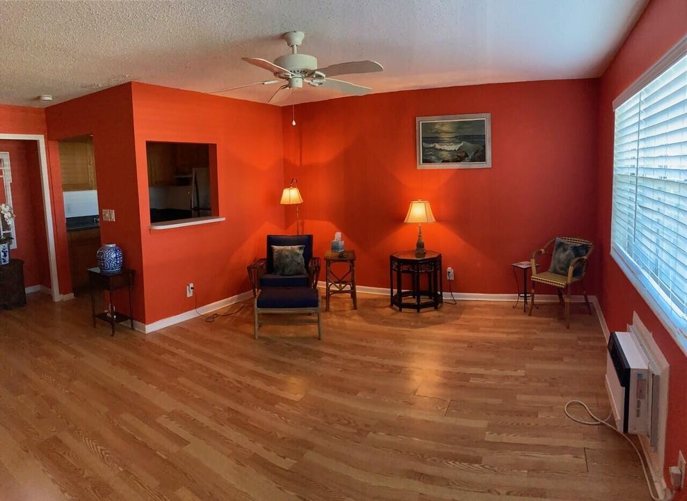 В аренду: $1,350 (1 спален, 1 ванн, 684 Квадратных фут)