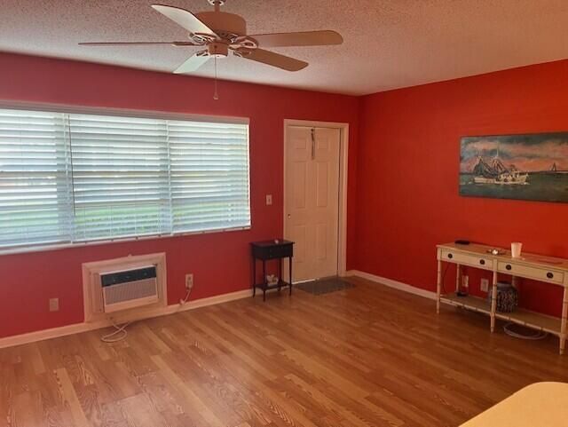 В аренду: $1,350 (1 спален, 1 ванн, 684 Квадратных фут)