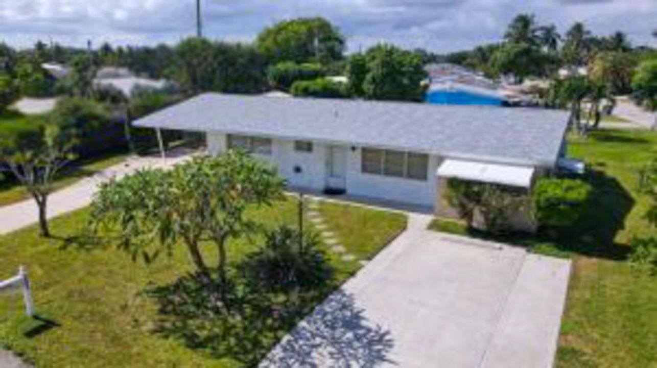 For Sale: $475,000 (3 beds, 2 baths, 1578 Square Feet)