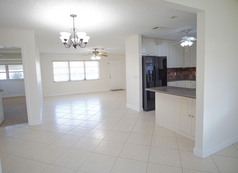 For Sale: $475,000 (3 beds, 2 baths, 1578 Square Feet)