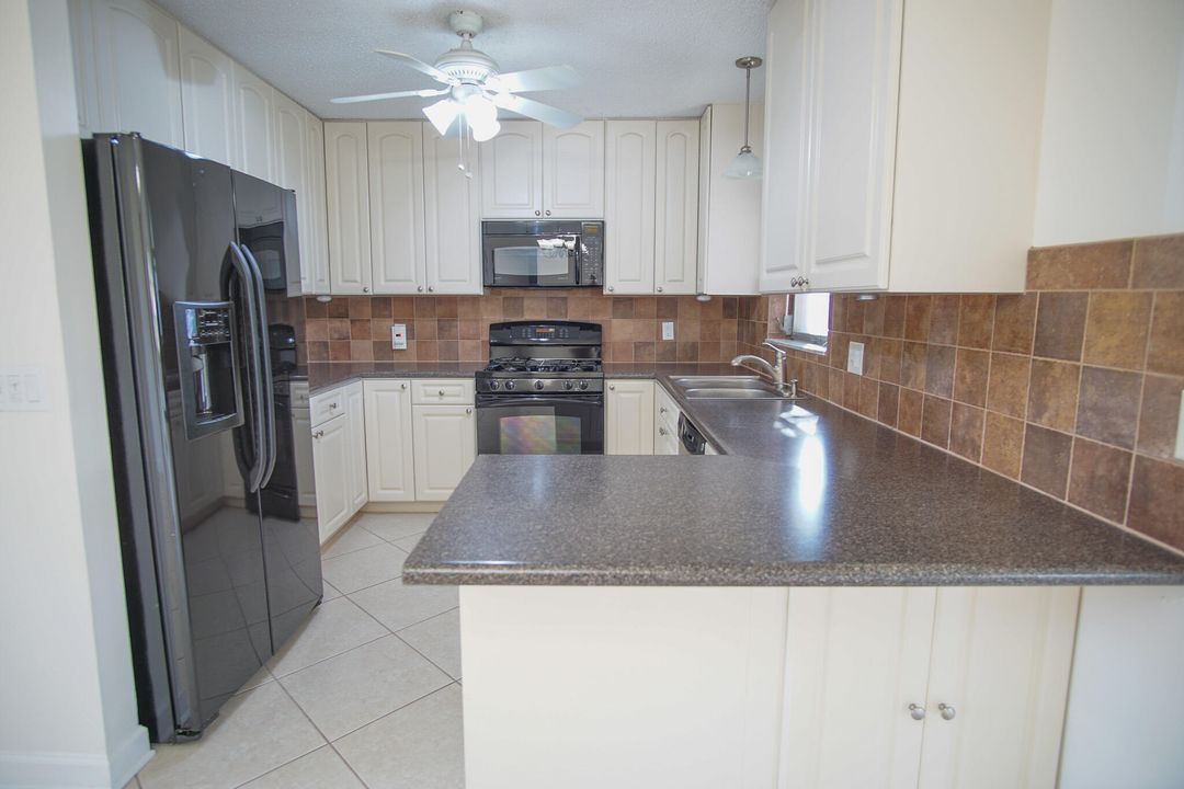 For Sale: $475,000 (3 beds, 2 baths, 1578 Square Feet)