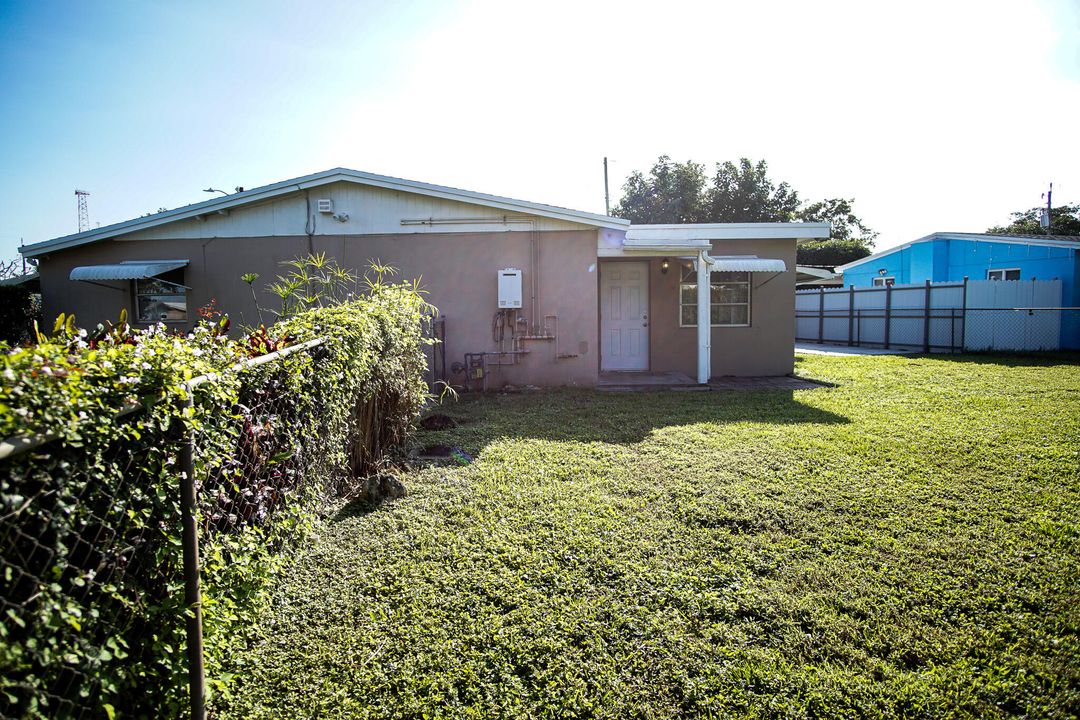 For Sale: $475,000 (3 beds, 2 baths, 1578 Square Feet)
