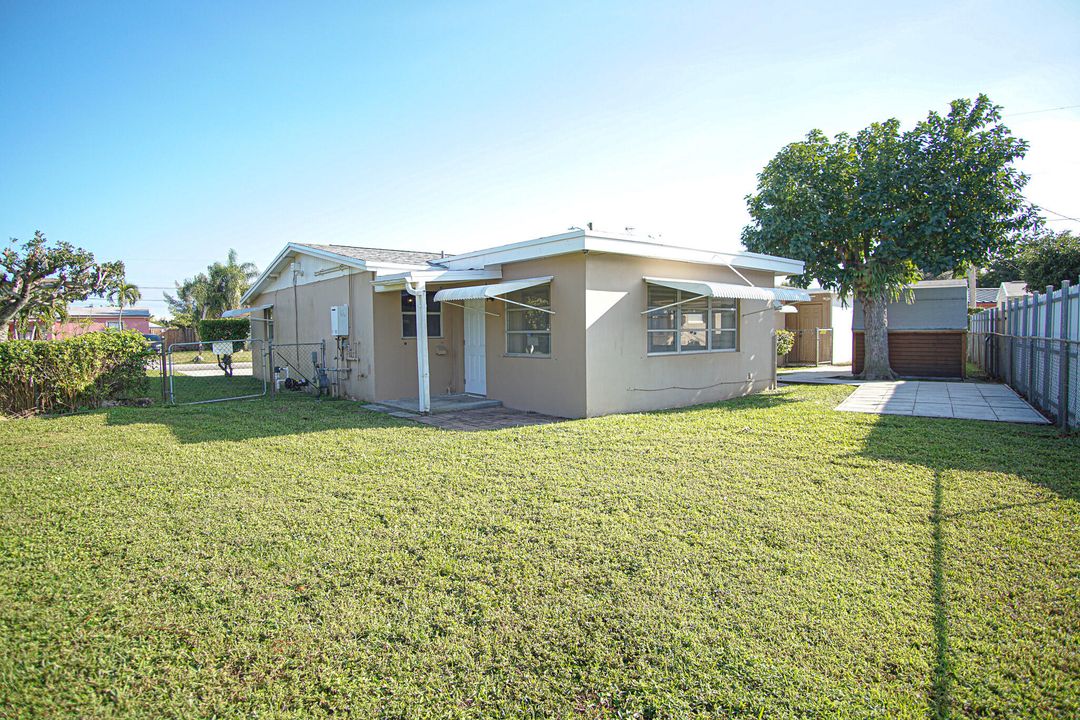 For Sale: $475,000 (3 beds, 2 baths, 1578 Square Feet)