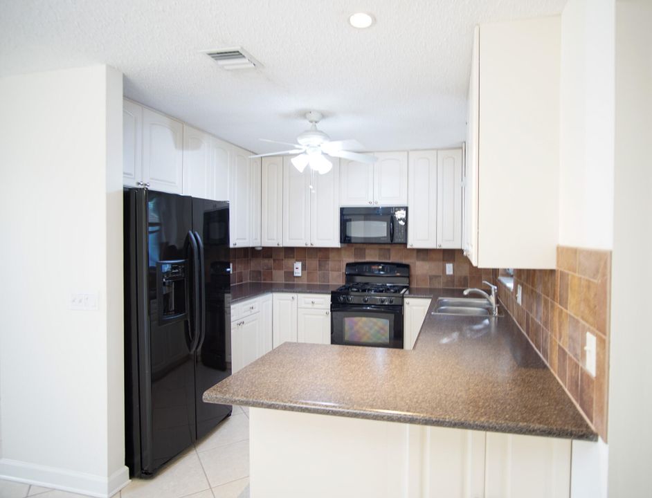 For Sale: $475,000 (3 beds, 2 baths, 1578 Square Feet)