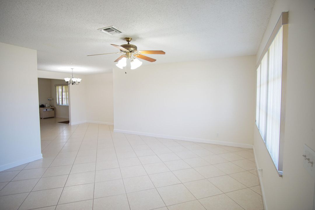 For Sale: $475,000 (3 beds, 2 baths, 1578 Square Feet)