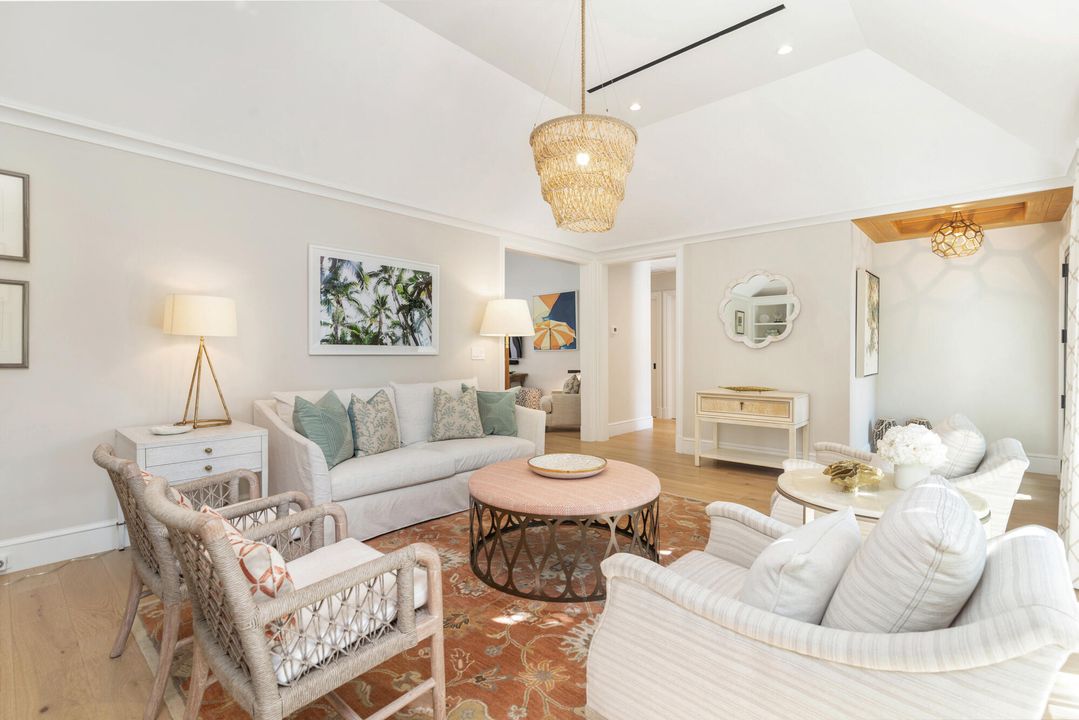 На продажу: $13,500,000 (3 спален, 3 ванн, 2611 Квадратных фут)