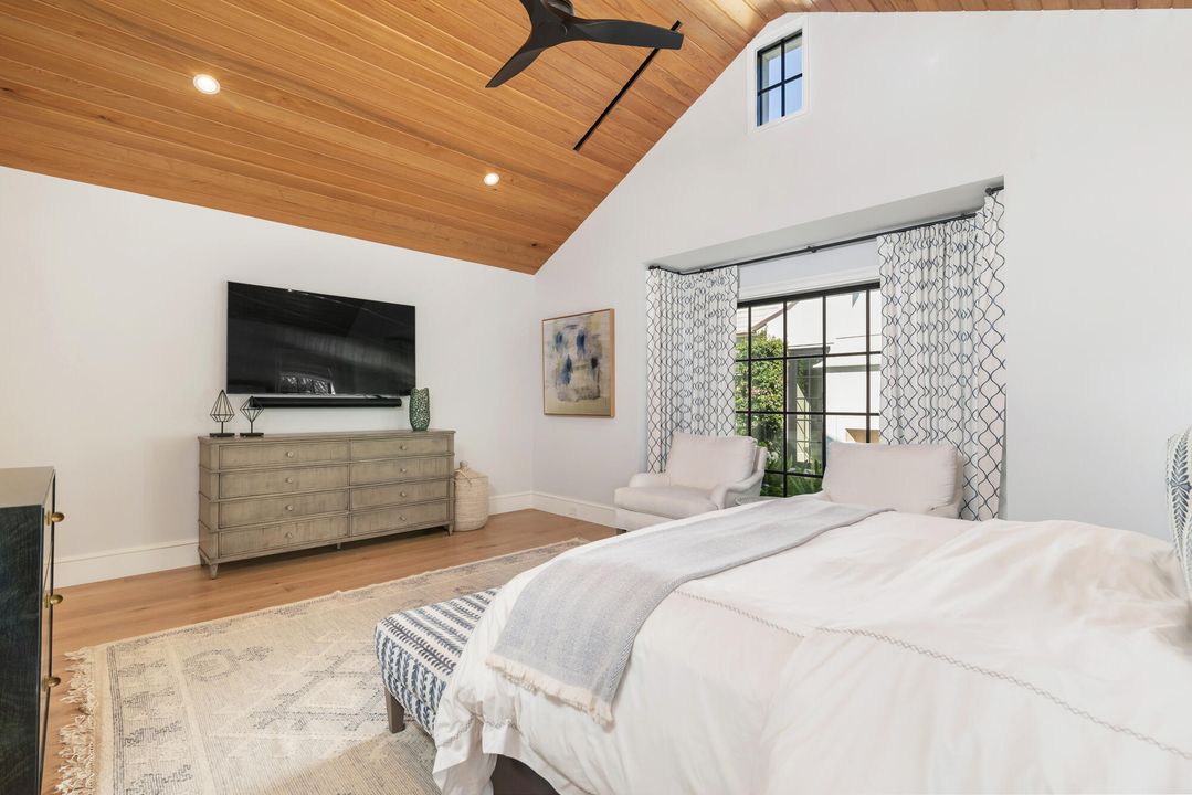 На продажу: $13,500,000 (3 спален, 3 ванн, 2611 Квадратных фут)