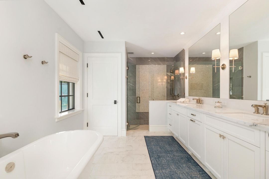 На продажу: $13,500,000 (3 спален, 3 ванн, 2611 Квадратных фут)