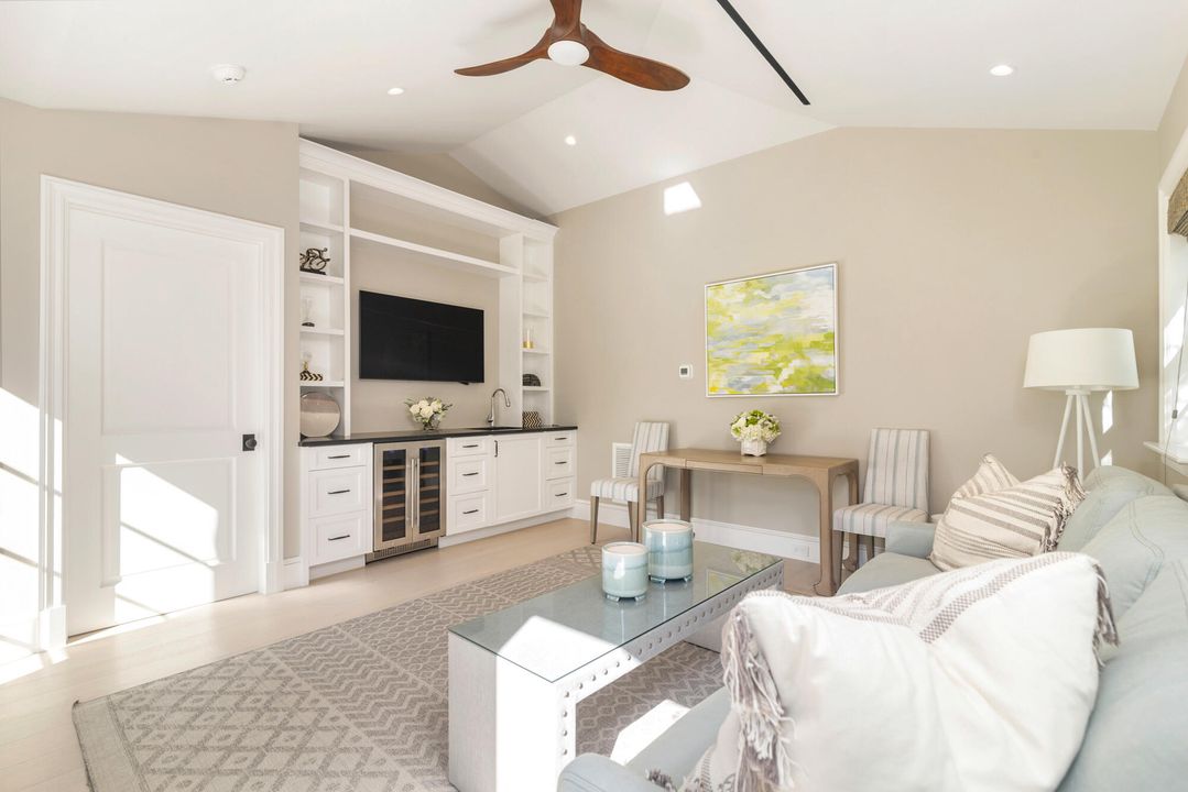 На продажу: $13,500,000 (3 спален, 3 ванн, 2611 Квадратных фут)