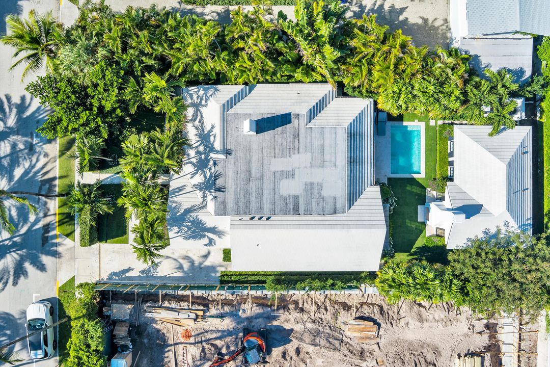 На продажу: $13,500,000 (3 спален, 3 ванн, 2611 Квадратных фут)