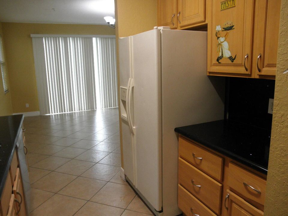 出租: $2,100 (3 贝兹, 2 浴室, 1609 平方英尺)