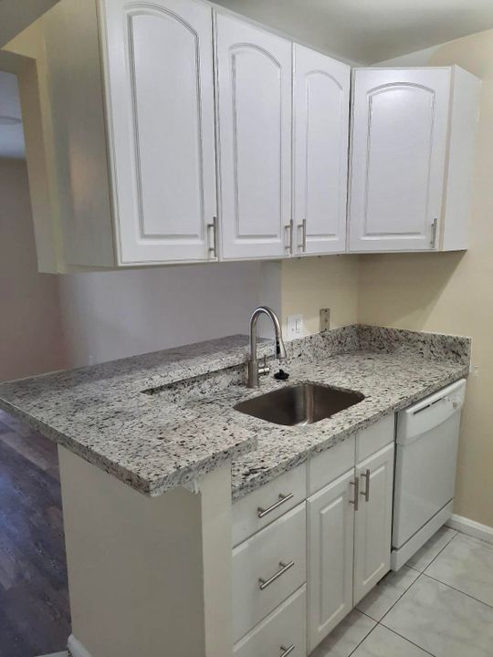 For Rent: $1,550 (1 beds, 1 baths, 495 Square Feet)