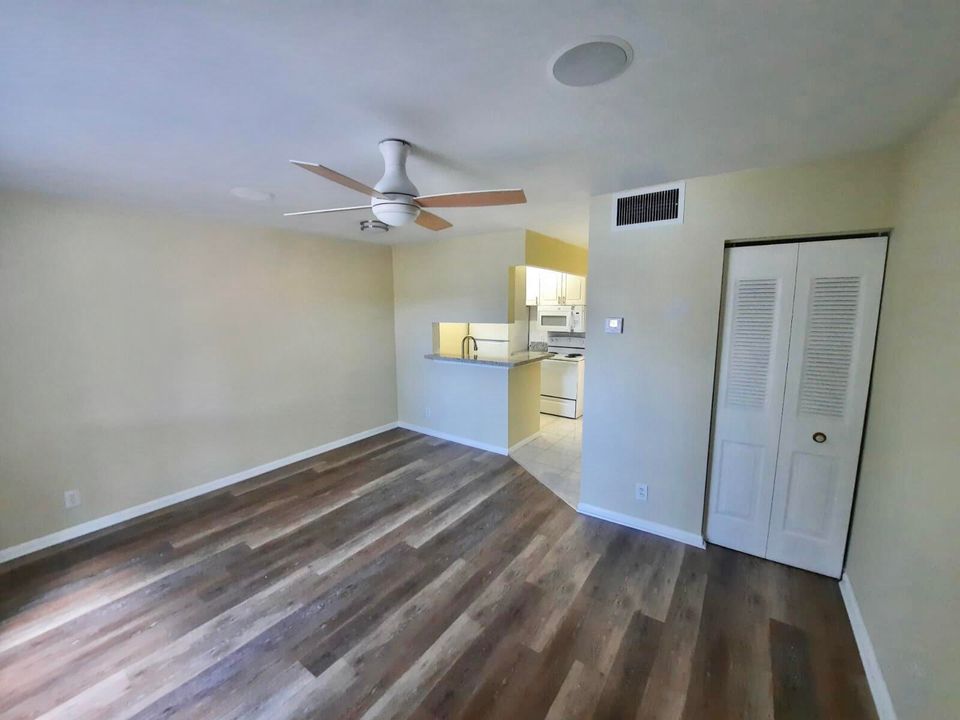 For Rent: $1,550 (1 beds, 1 baths, 495 Square Feet)