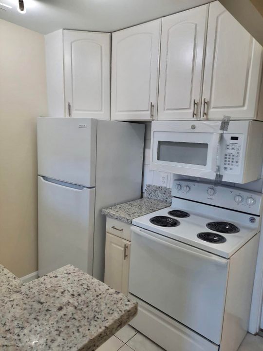 For Rent: $1,550 (1 beds, 1 baths, 495 Square Feet)