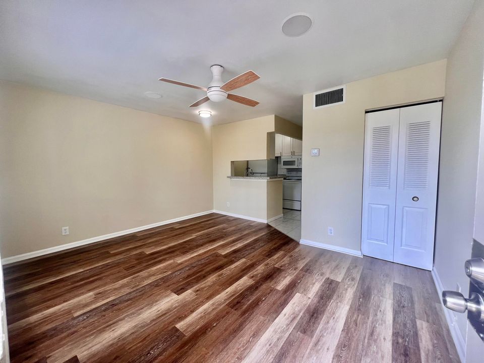 For Rent: $1,550 (1 beds, 1 baths, 495 Square Feet)