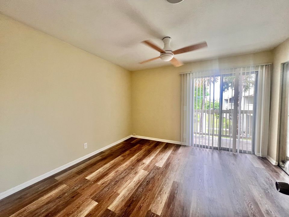 For Rent: $1,550 (1 beds, 1 baths, 495 Square Feet)