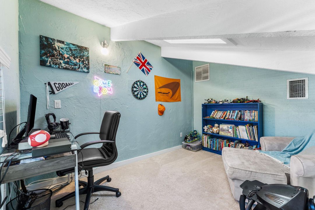 For Sale: $650,000 (4 beds, 4 baths, 2616 Square Feet)