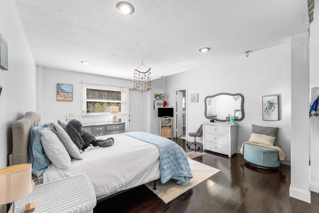 For Sale: $650,000 (4 beds, 4 baths, 2616 Square Feet)