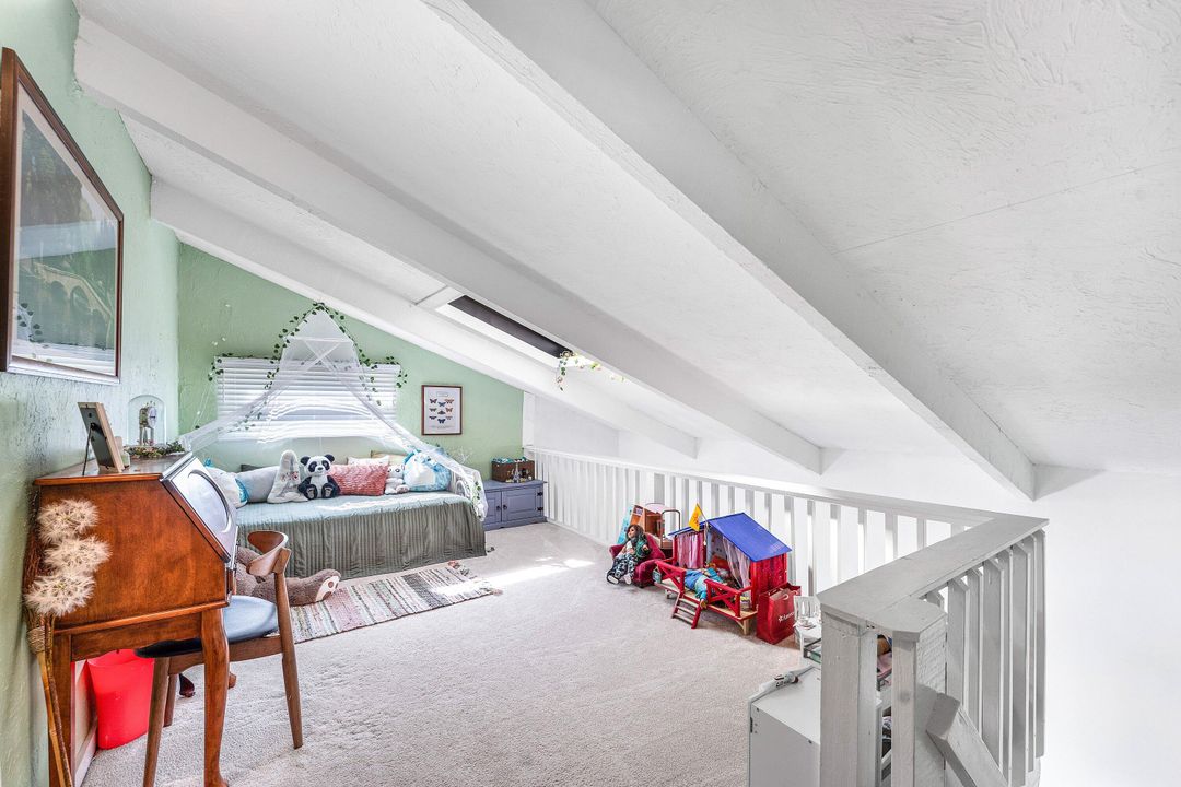 For Sale: $650,000 (4 beds, 4 baths, 2616 Square Feet)