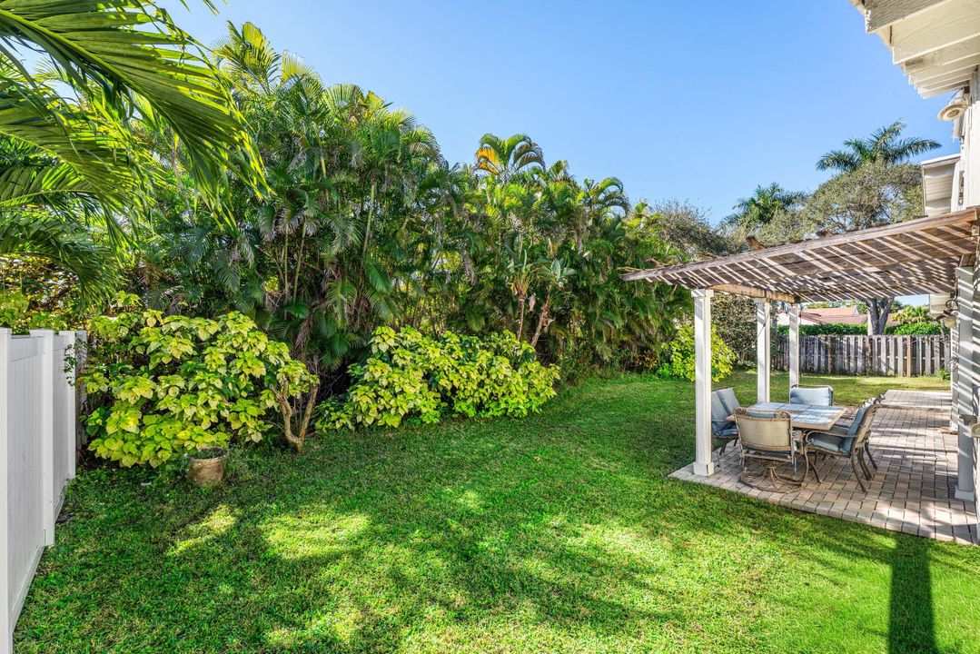 For Sale: $650,000 (4 beds, 4 baths, 2616 Square Feet)