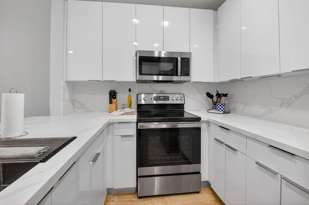 For Sale: $479,000 (3 beds, 4 baths, 1880 Square Feet)