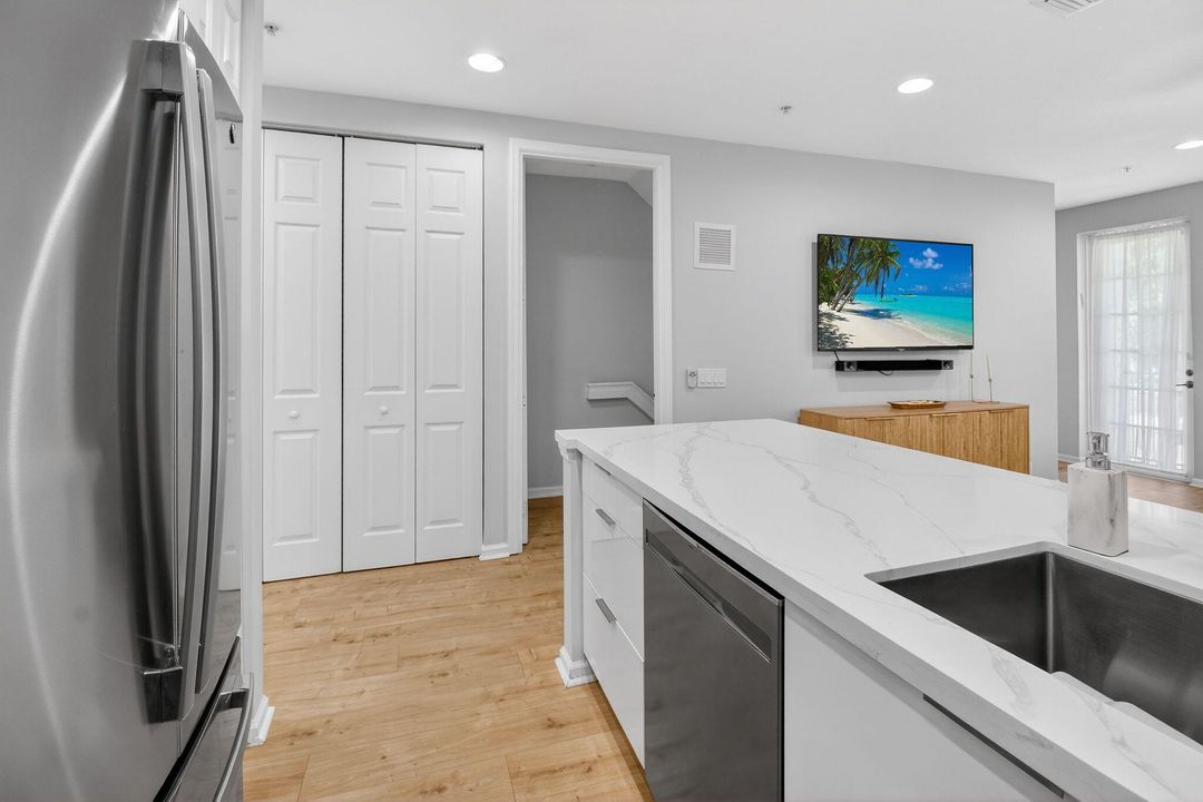 For Sale: $479,000 (3 beds, 4 baths, 1880 Square Feet)