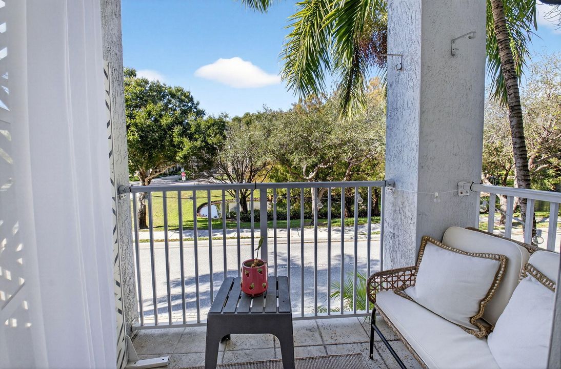 For Sale: $479,000 (3 beds, 4 baths, 1880 Square Feet)