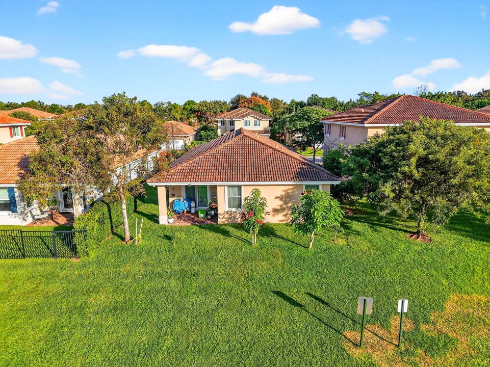 На продажу: $520,000 (3 спален, 2 ванн, 1759 Квадратных фут)