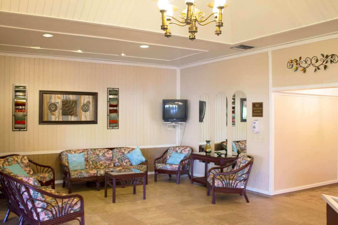 For Sale: $169,900 (2 beds, 2 baths, 1096 Square Feet)