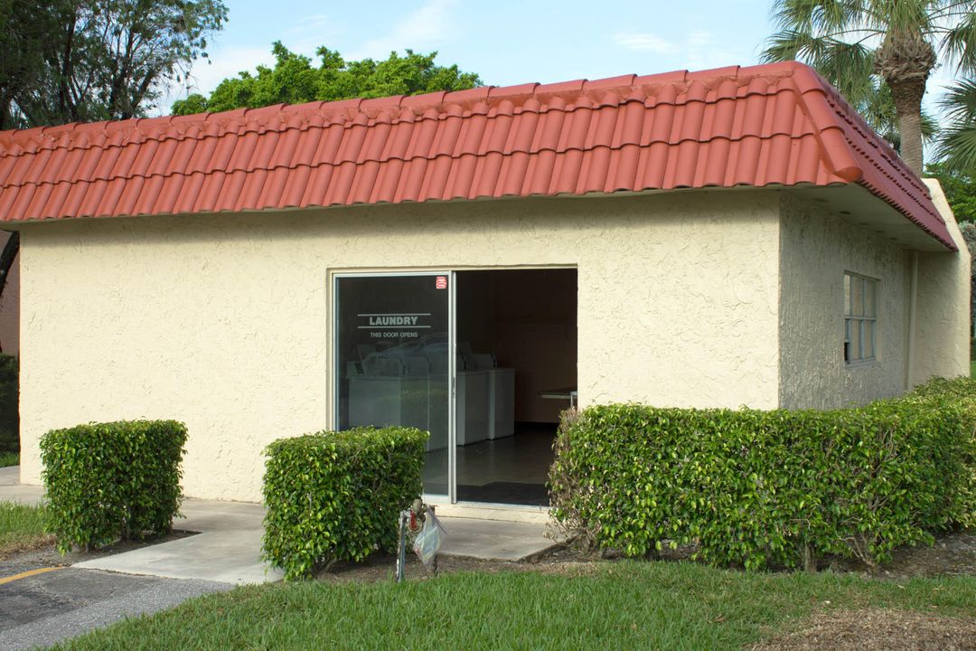 For Sale: $169,900 (2 beds, 2 baths, 1096 Square Feet)