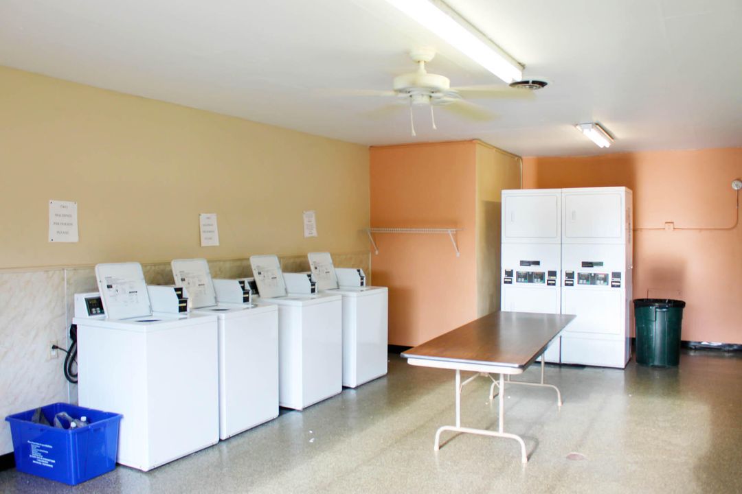 For Sale: $169,900 (2 beds, 2 baths, 1096 Square Feet)