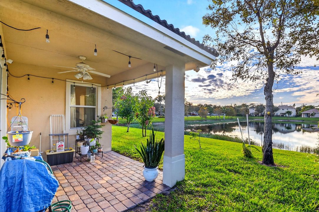 На продажу: $520,000 (3 спален, 2 ванн, 1759 Квадратных фут)