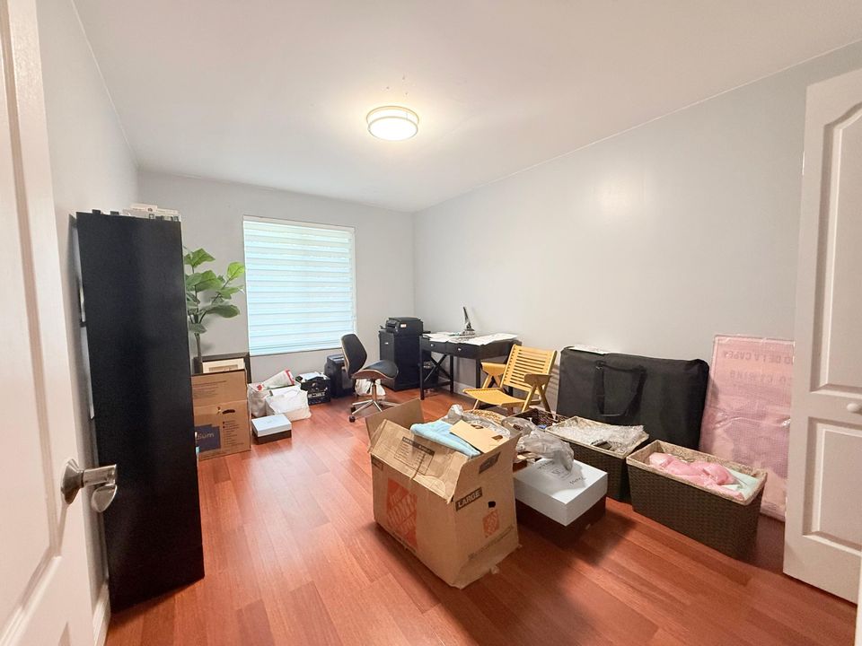 For Rent: $3,800 (4 beds, 2 baths, 2122 Square Feet)