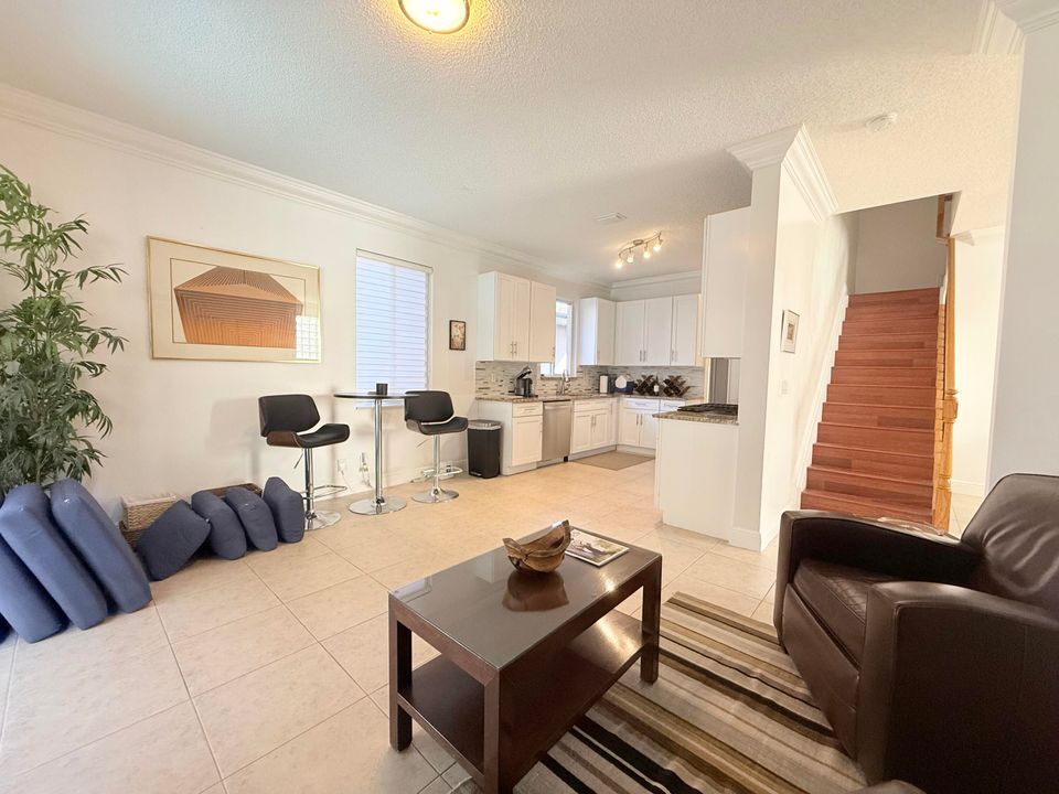 For Rent: $3,800 (4 beds, 2 baths, 2122 Square Feet)