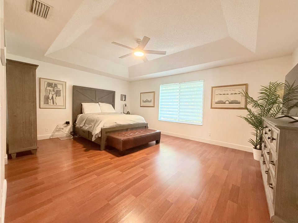 For Rent: $3,800 (4 beds, 2 baths, 2122 Square Feet)