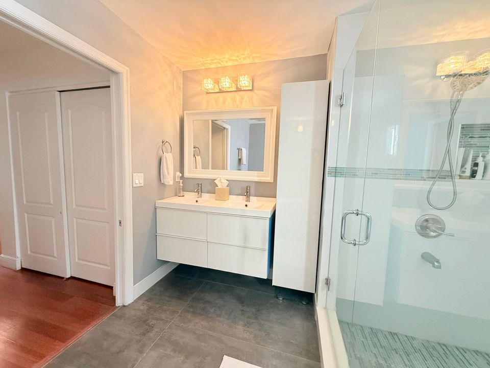 For Rent: $3,800 (4 beds, 2 baths, 2122 Square Feet)