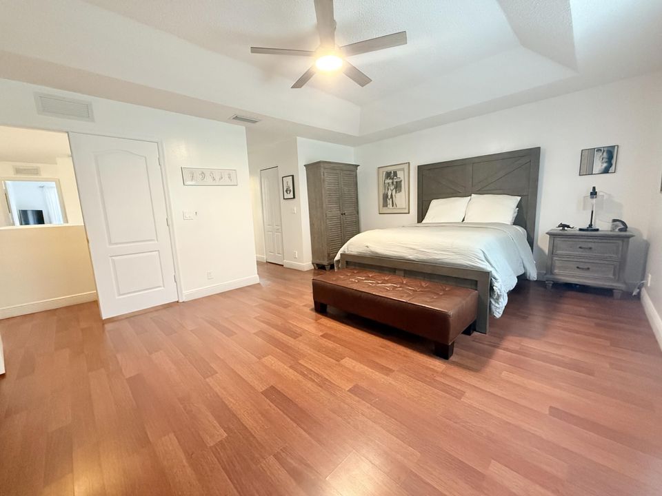 For Rent: $3,800 (4 beds, 2 baths, 2122 Square Feet)