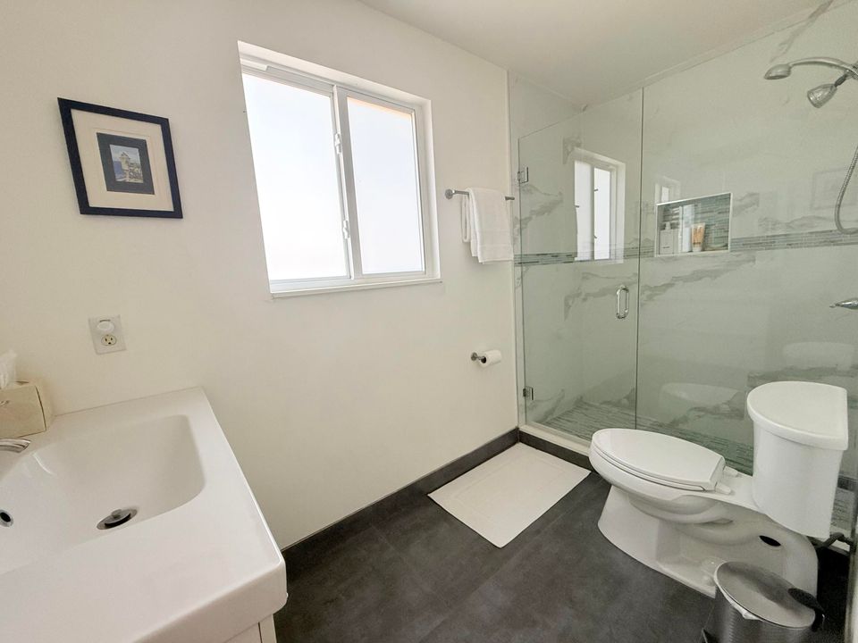 For Rent: $3,800 (4 beds, 2 baths, 2122 Square Feet)