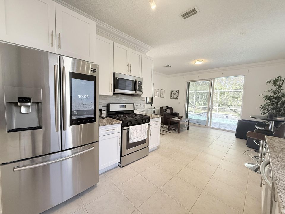 For Rent: $3,800 (4 beds, 2 baths, 2122 Square Feet)