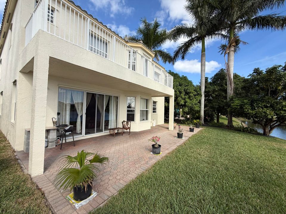 На продажу: $910,000 (6 спален, 3 ванн, 3662 Квадратных фут)