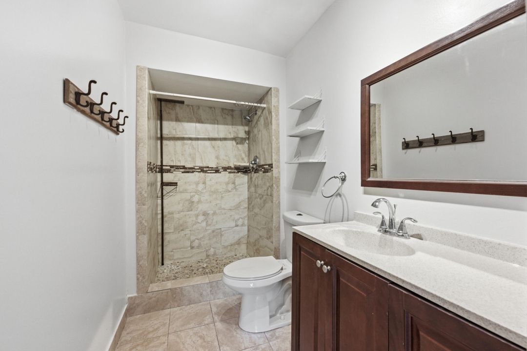 На продажу: $239,000 (2 спален, 2 ванн, 936 Квадратных фут)