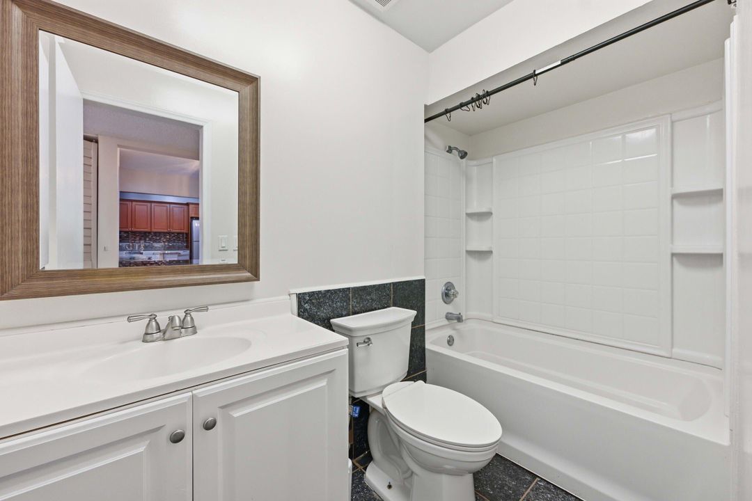 На продажу: $239,000 (2 спален, 2 ванн, 936 Квадратных фут)