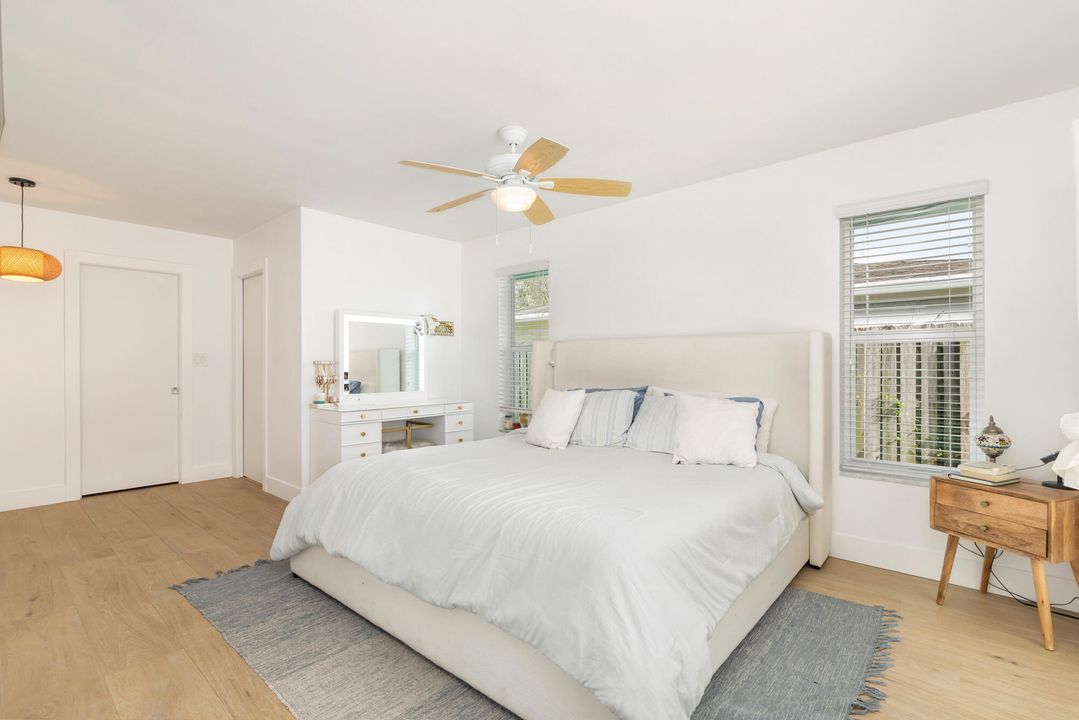 For Sale: $1,075,000 (4 beds, 3 baths, 1869 Square Feet)