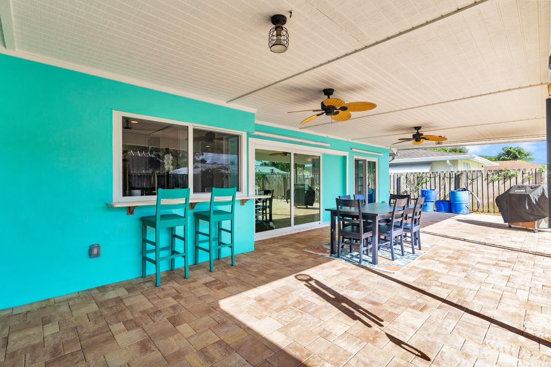 For Sale: $1,075,000 (4 beds, 3 baths, 1869 Square Feet)