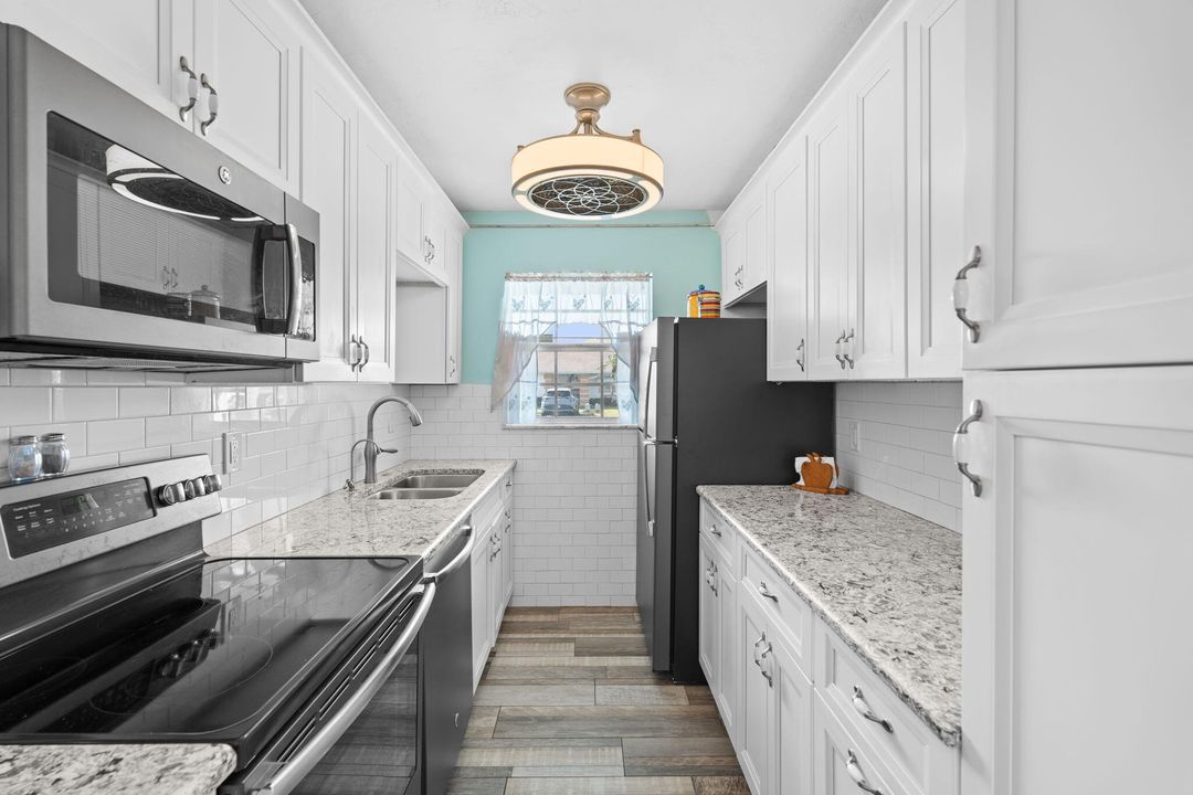 For Sale: $119,900 (2 beds, 2 baths, 1104 Square Feet)