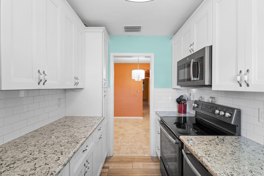 For Sale: $119,900 (2 beds, 2 baths, 1104 Square Feet)