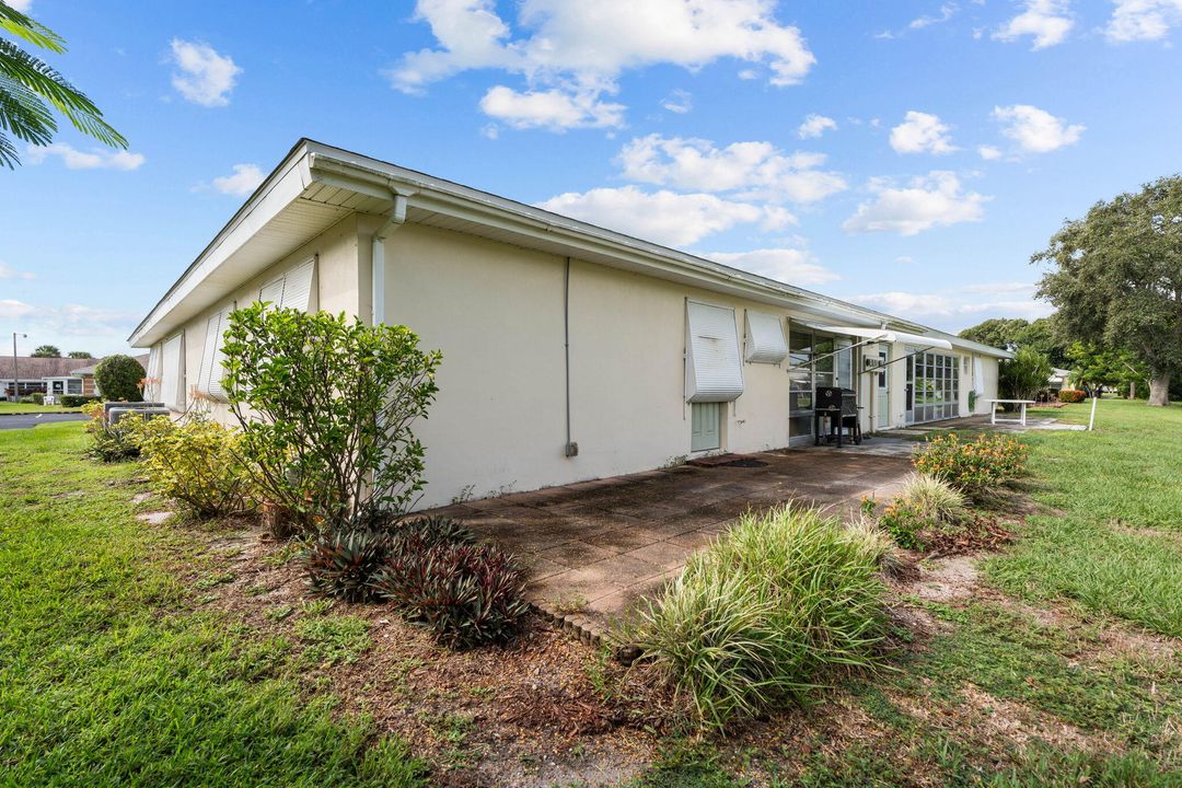 For Sale: $119,900 (2 beds, 2 baths, 1104 Square Feet)