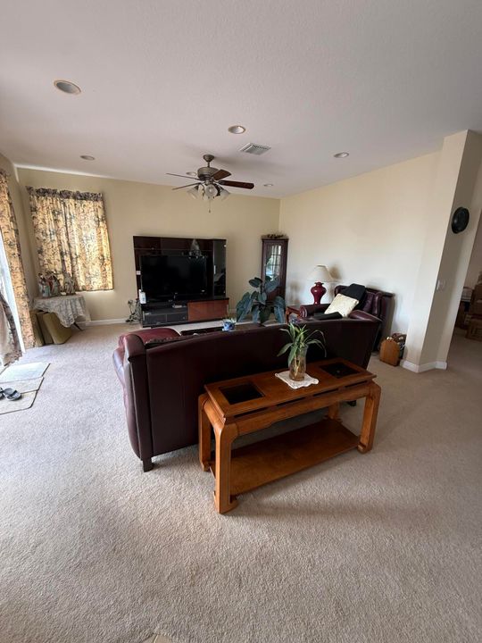 На продажу: $910,000 (6 спален, 3 ванн, 3662 Квадратных фут)