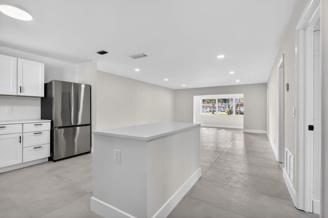 For Rent: $2,100 (2 beds, 1 baths, 1024 Square Feet)